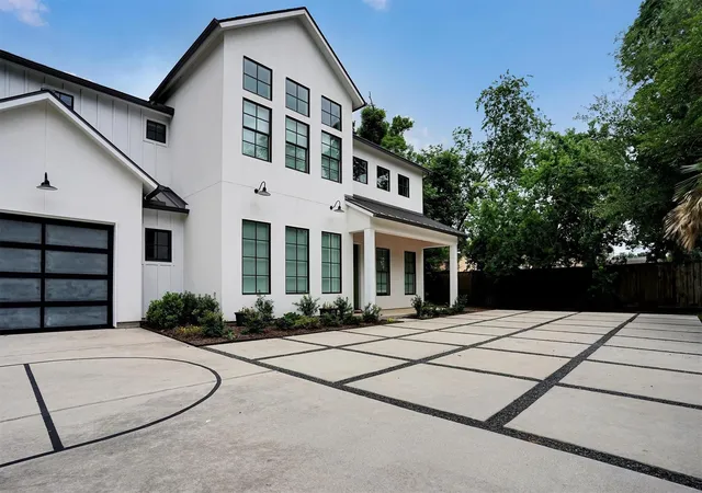 Photo 2 of Single family home for sale at 9115 Hammerly Blvd, Houston, TX 77080 | MLS# 17867672 | Listing updated on 2026-09-09
