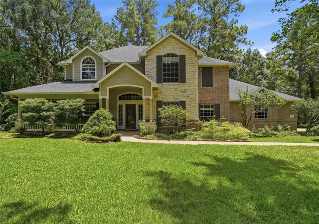 Photo 3 of Single family home for sale at 8766 Skyline Ln, Conroe, TX 77302 | MLS# 43928122 | Listing updated on 2026-08-11