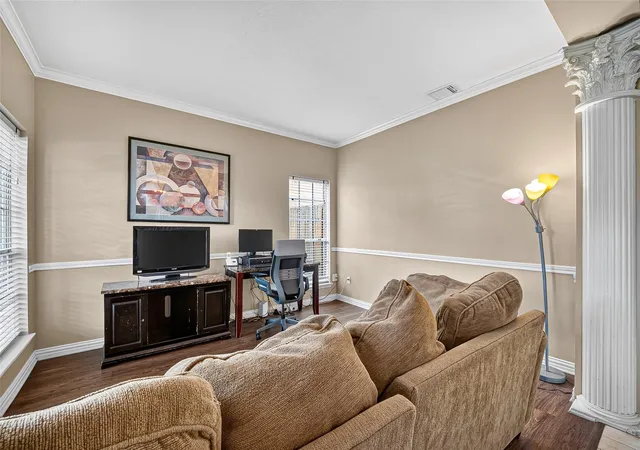 Photo 4 of Single family home for sale at 1512 Pine Grv Ln, Pearland, TX 77581 | MLS# 84321267 | Listing updated on 2026-08-01