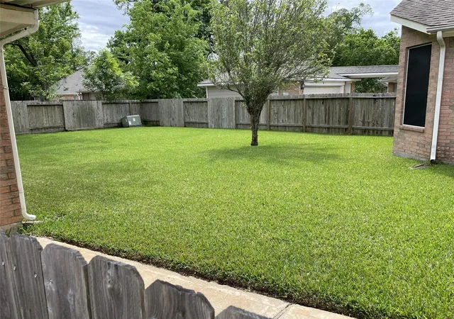 4th image of 14011 Sandy Springs Ln, Sugar Land, TX 77498 | MLS# 37566395