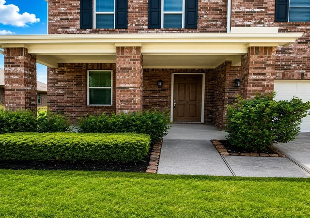 Photo 2 of Single family home for sale at 1972 Elkington Cir, Conroe, TX 77304 | MLS# 30032345 | Listing updated on 2026-09-17