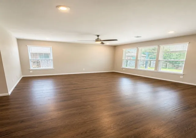 Photo 3 of Single family home for sale at 1972 Elkington Cir, Conroe, TX 77304 | MLS# 30032345 | Listing updated on 2026-09-17