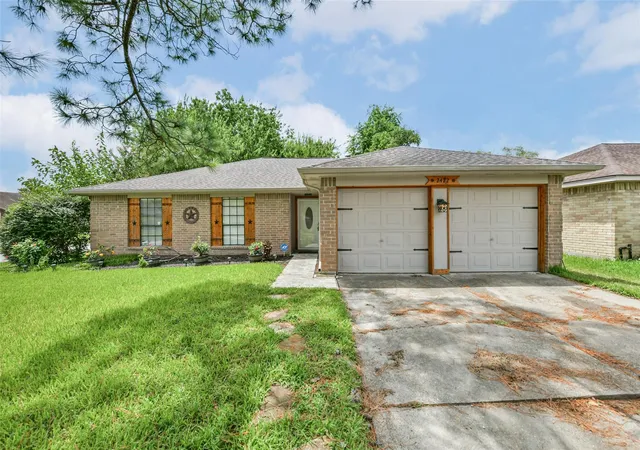 Photo 1 of Single family home for sale at 2422 Pilgrims Bnd Dr, Friendswood, TX 77546 | MLS# 12837096 | Listing updated on 2026-09-09