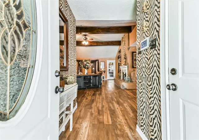 Photo 3 of Single family home for sale at 2422 Pilgrims Bnd Dr, Friendswood, TX 77546 | MLS# 12837096 | Listing updated on 2026-09-09