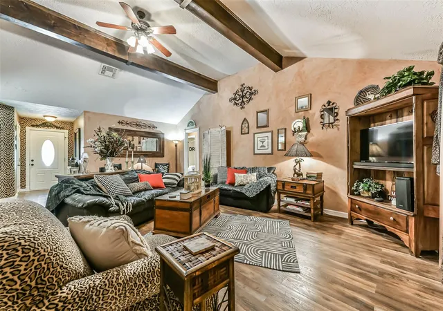 Photo 4 of Single family home for sale at 2422 Pilgrims Bnd Dr, Friendswood, TX 77546 | MLS# 12837096 | Listing updated on 2026-09-09