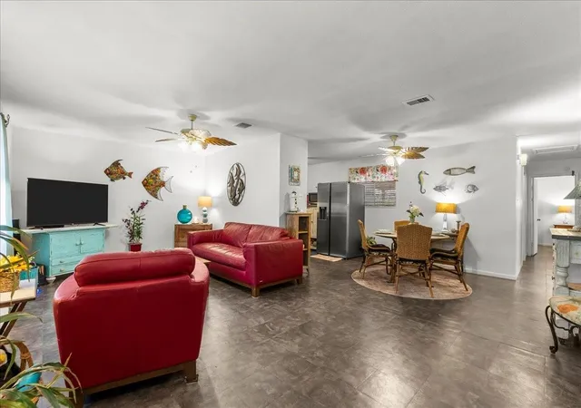 Photo 4 of Single family home for sale at 4722 Caroline St, Seabrook, TX 77586 | MLS# 74237184 | Listing updated on 2026-09-17