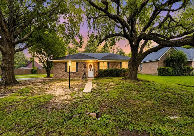 Photo 1 of Single family home for sale at 5815 Scenic Dr, Beaumont, TX 77713 | MLS# 70270723 | Listing updated on 2026-09-04
