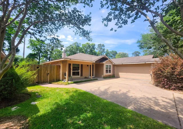 Photo 1 of Sale Pending at 2827 Crk Manor Dr, Kingwood, TX 77339 | MLS# 60854022 | Listing updated on 2026-09-09