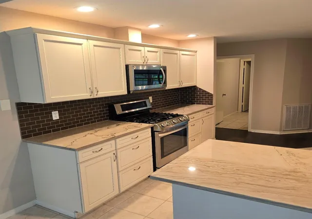 Photo 4 of Sale Pending at 2827 Crk Manor Dr, Kingwood, TX 77339 | MLS# 60854022 | Listing updated on 2026-09-09