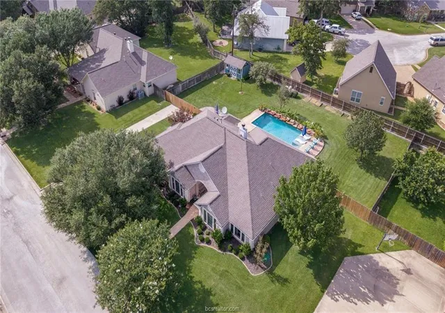 image of 1108 Honeysuckle Ln, Caldwell, TX 77836 | MLS# 71044079