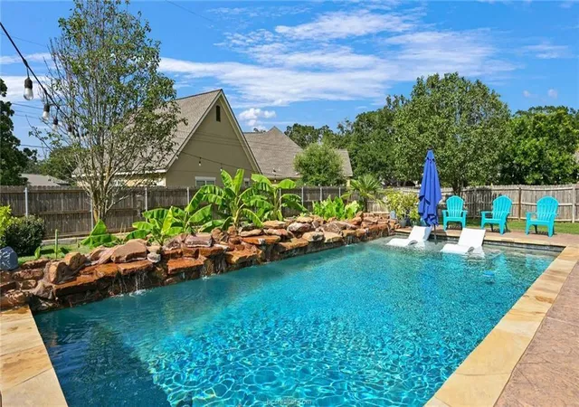 image of 1108 Honeysuckle Ln, Caldwell, TX 77836 | MLS# 71044079