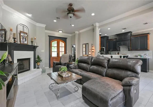 image of 1108 Honeysuckle Ln, Caldwell, TX 77836 | MLS# 71044079