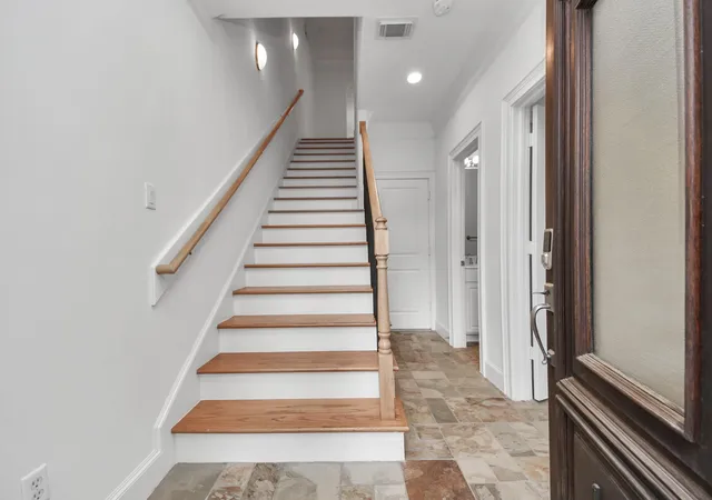 Photo 3 of Townhouse for sale at 1402 Wentworth St, Houston, TX 77004 | MLS# 52505912 | Listing updated on 2026-09-16