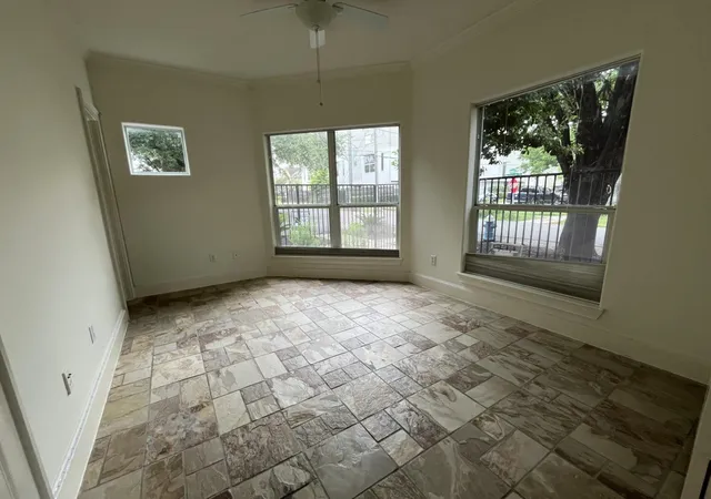 Photo 4 of Townhouse for sale at 1402 Wentworth St, Houston, TX 77004 | MLS# 52505912 | Listing updated on 2026-09-16