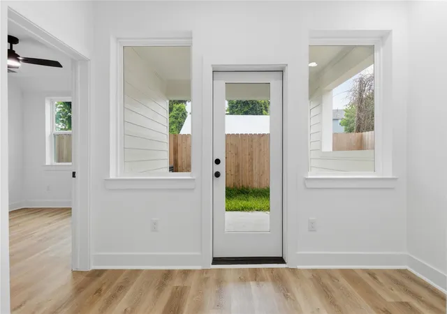 5th image of 812 Elkhart St #E, Houston, TX 77091 | MLS# 15286592