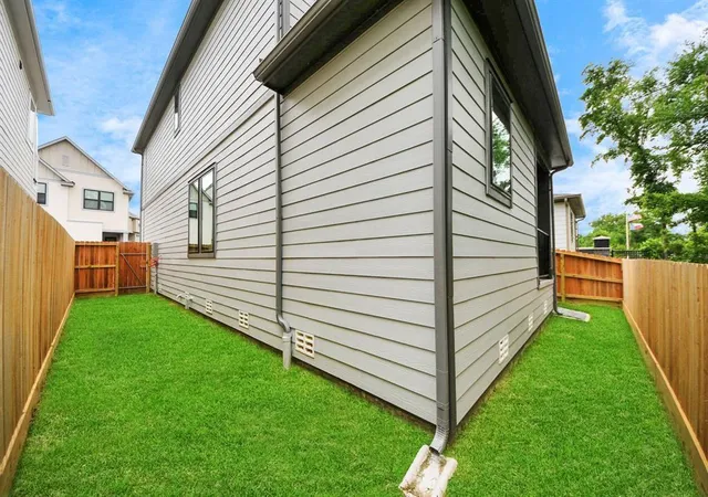 38th image of 405 Forest Reserve Pl, Houston, TX 77079 | MLS# 68418019