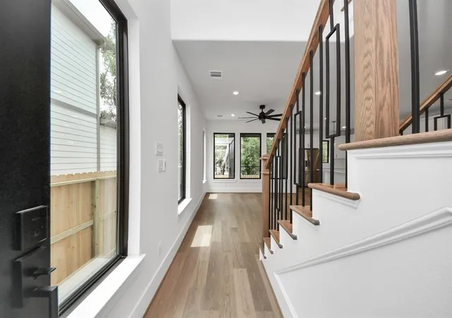 Photo 3 of Sale Pending at 405 Forest Reserve Pl, Houston, TX 77079 | MLS# 68418019 | Listing updated on 2026-09-11
