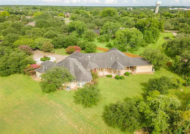 Homes for sale in Lake Jackson, TX | 101 Rosewood St, Lake Jackson, TX 77566 | MLS# 21055376