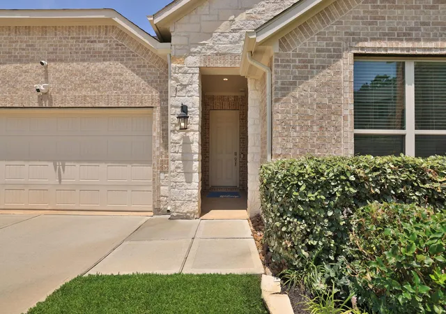 Photo 3 of Single family home for sale at 373 Pleasant Hl Way, Conroe, TX 77304 | MLS# 94790087 | Listing updated on 2026-08-29