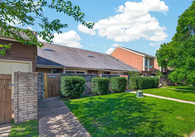 2nd image of 12667 Wellington Park Dr, Houston, TX 77072 | MLS# 63665124