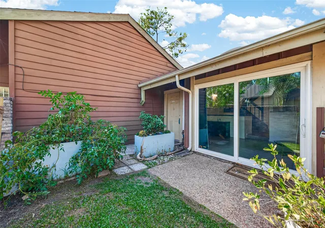 5th image of 12667 Wellington Park Dr, Houston, TX 77072 | MLS# 63665124