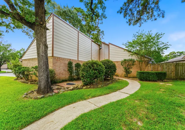 Photo 1 of Single family home for sale at 2718 Knollbrook Ln, Spring, TX 77373 | MLS# 50895182 | Listing updated on 2026-10-20