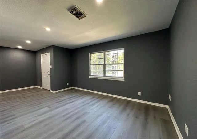 3rd image of 10313 Chesterfield Dr, Houston, TX 77051 | MLS# 58863792