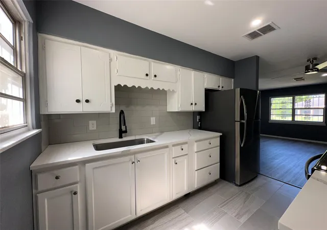 5th image of 10313 Chesterfield Dr, Houston, TX 77051 | MLS# 58863792