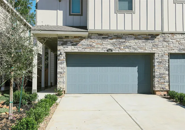 3rd image of 625 Royal Arch Dr, Conroe, TX 77304 | MLS# 10582432