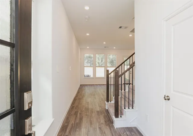 5th image of 625 Royal Arch Dr, Conroe, TX 77304 | MLS# 10582432