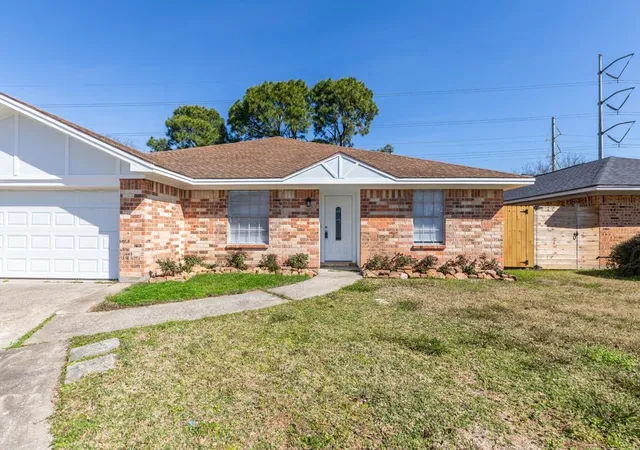 Homes for sale in Port Arthur, TX | 8502 Lynwood Ln, Port Arthur, TX 77642 | MLS# 3573515