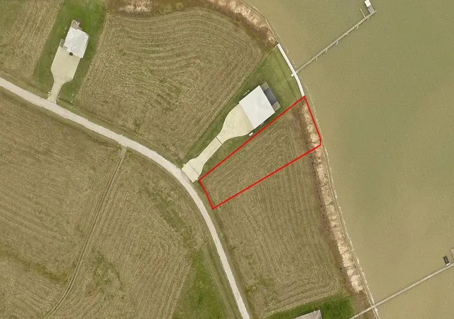 3rd image of 836 Windswept Dr, Port Lavaca, TX 77979 | MLS# 83356299