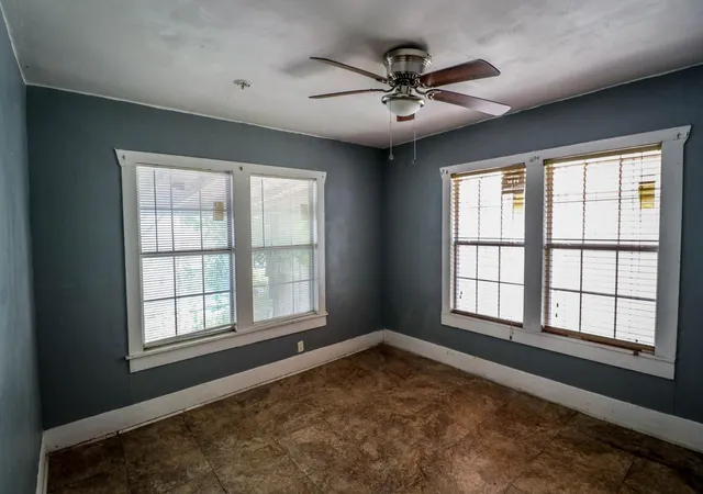 Photo 3 of Single family home for sale at 9243 E Avenue O, Houston, TX 77012 | MLS# 87999365 | Listing updated on 2026-09-09