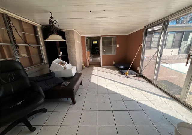 Photo 4 of Sale Pending at 11414 Kirkwyn Dr, Houston, TX 77089 | MLS# 41351534 | Listing updated on 2026-04-28