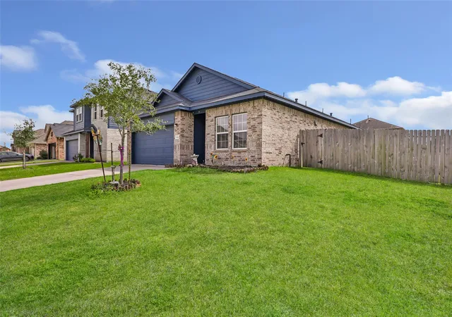 Photo 2 of Single family home for sale at 9910 Pine Forest Ct, Baytown, TX 77521 | MLS# 22294575 | Listing updated on 2026-04-15