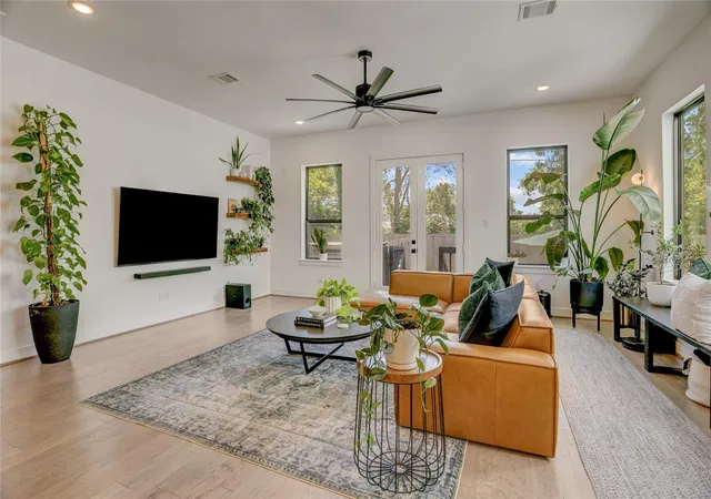 4th image of 308 E 40Th St #A, Houston, TX 77018 | MLS# 83912543