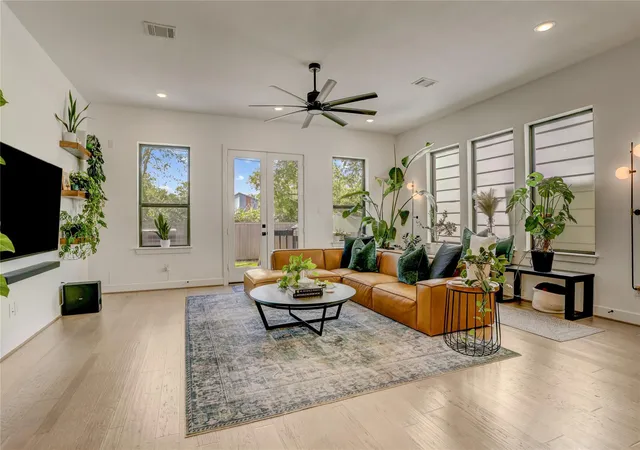 5th image of 308 E 40Th St #A, Houston, TX 77018 | MLS# 83912543
