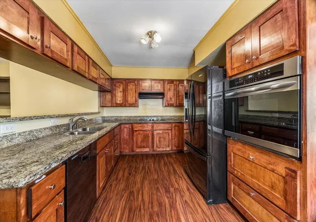 Photo 2 of Single family home for sale at 96 Burress St, Houston, TX 77022 | MLS# 4541943 | Listing updated on 2026-09-12