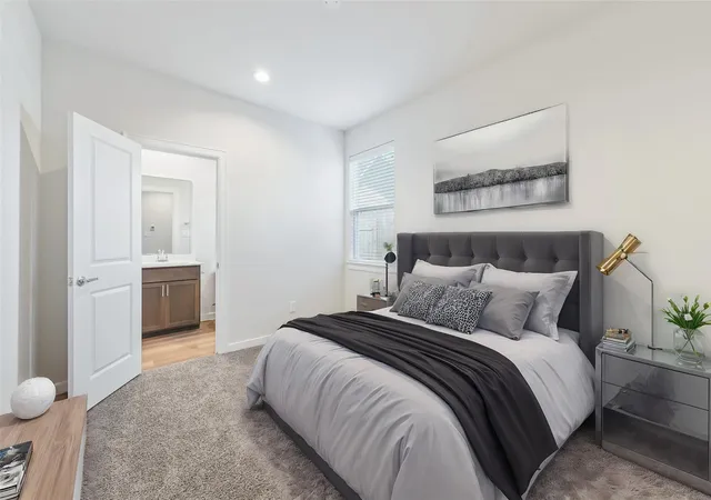 2nd image of 1013 Erin St #S, Houston, TX 77009 | MLS# 97513620