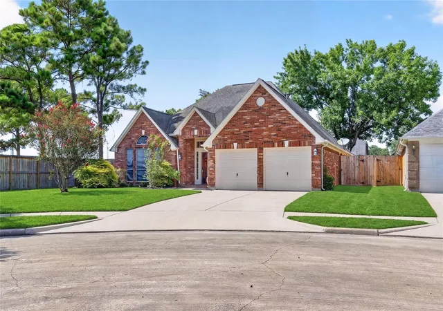 Photo 3 of Single family home for sale at 17414 Erin Way Ct, Houston, TX 77095 | MLS# 17995277 | Listing updated on 2026-09-17