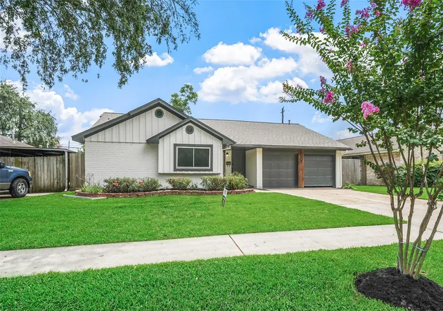 Photo 2 of Single family home for sale at 5507 De Milo Dr, Houston, TX 77092 | MLS# 54635100 | Listing updated on 2026-09-18