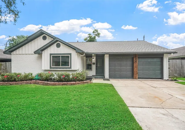 Photo 3 of Single family home for sale at 5507 De Milo Dr, Houston, TX 77092 | MLS# 54635100 | Listing updated on 2026-09-18