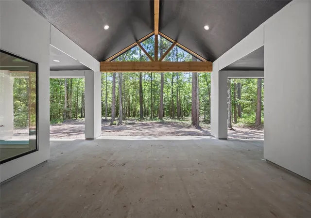 Homes for sale in New Waverly, TX | 117 Sandpiper Dr, New Waverly, TX 77358 | MLS# 84418393
