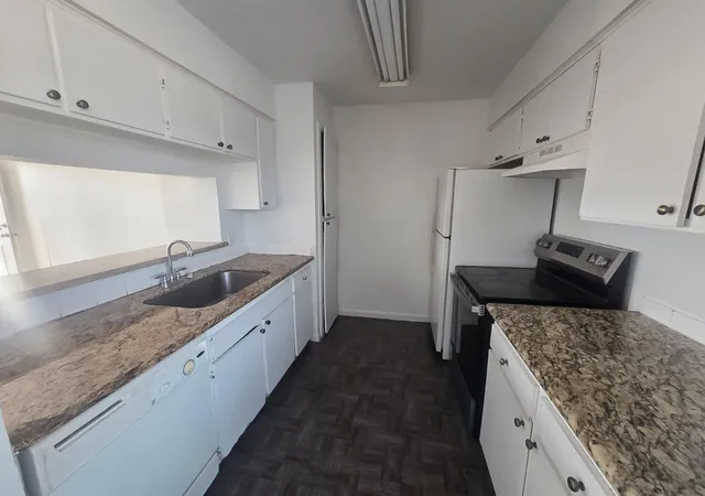 3rd image of 9898 Club Creek Dr #1613, Houston, TX 77036 | MLS# 38728985