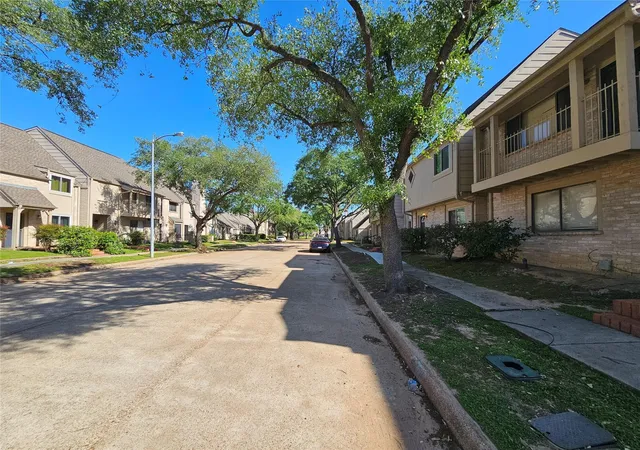 Photo 2 of Townhouse for sale at 6476 Alisa Ln #615, Houston, TX 77084 | MLS# 13679311 | Listing updated on 2026-07-23