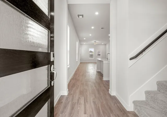 3rd image of 26127 Venus Trap Trl, Katy, TX 77493 | MLS# 33435443