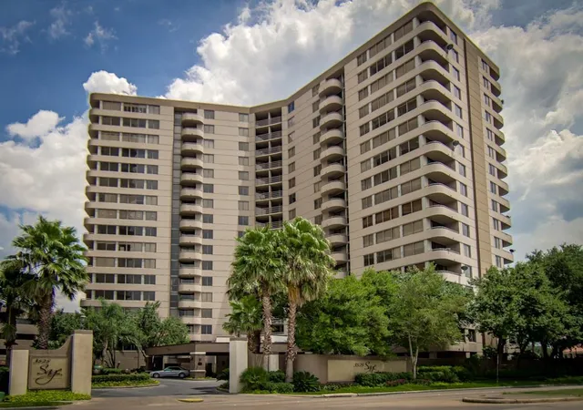 2nd image of 3525 Sage Rd #613, Houston, TX 77056 | MLS# 59362837