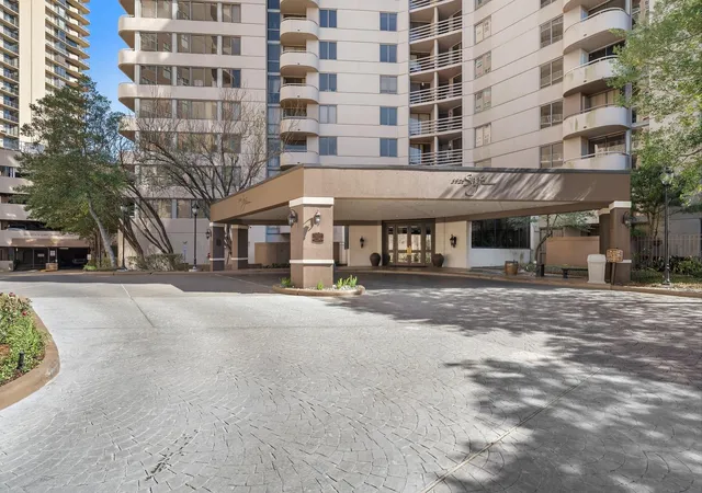 3rd image of 3525 Sage Rd #613, Houston, TX 77056 | MLS# 59362837