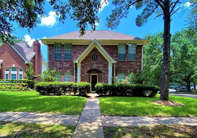 Photo 2 of Single family home for sale at 2339 Bent River Dr, Sugar Land, TX 77479 | MLS# 57789337 | Listing updated on 2026-09-21