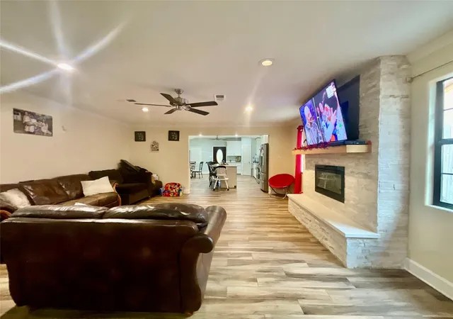 5th image of 9213 Madera Rd, Houston, TX 77078 | MLS# 38021084